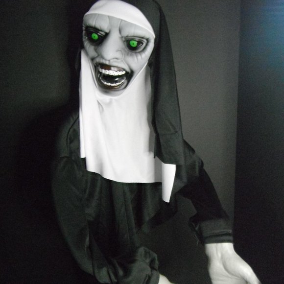 The Nun Latex Mask And Nun Groundbreaker/Hanging Decoration - Picture 12 of 16